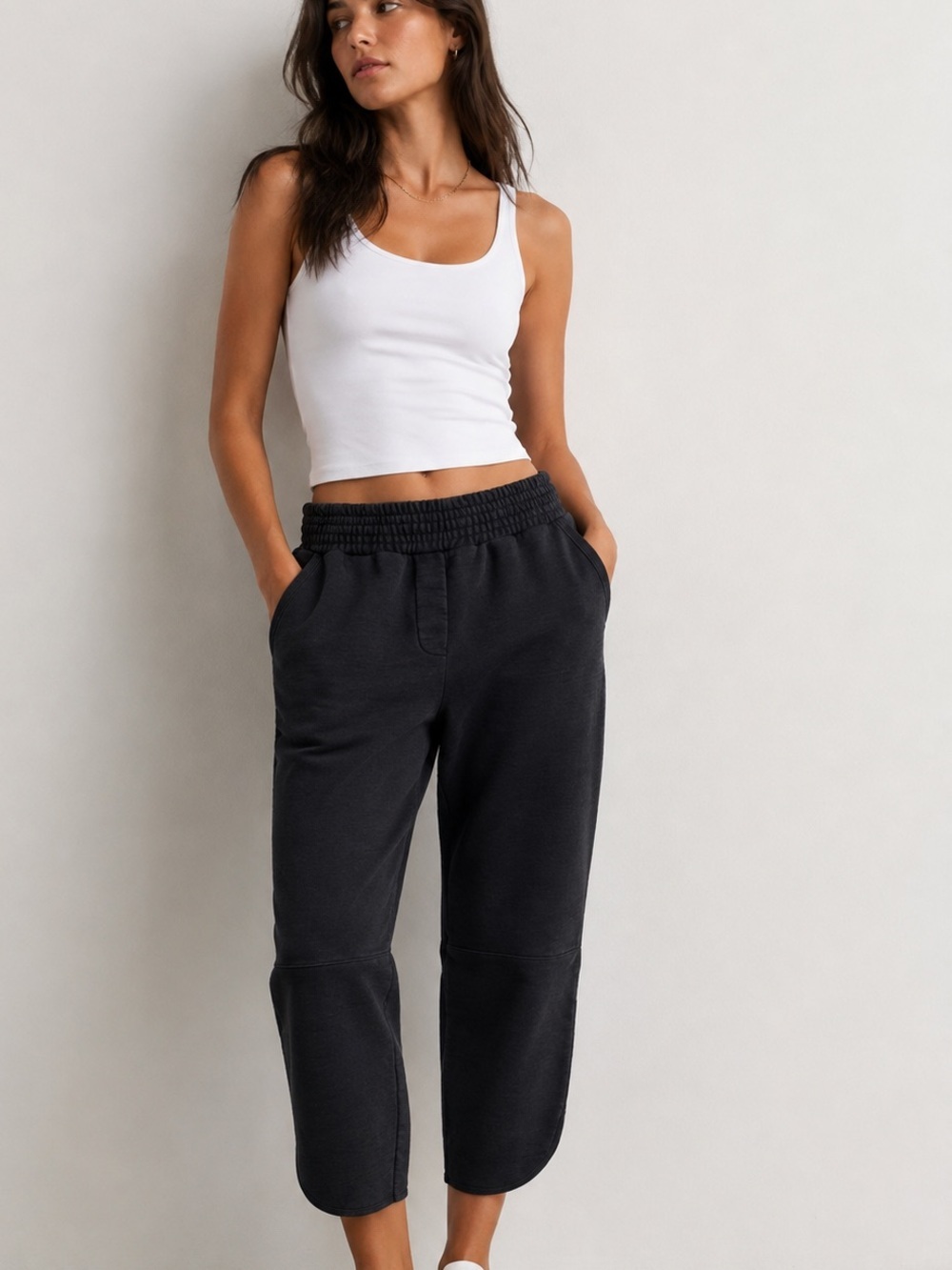Aritzia Wilfred Free Black Cropped Joggers Sz XS